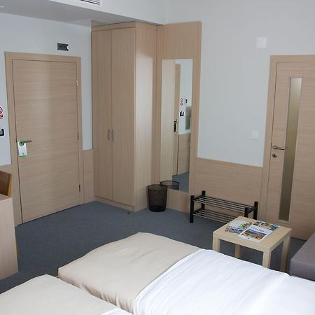 Hotel Lika Sjever Brinje Экстерьер фото