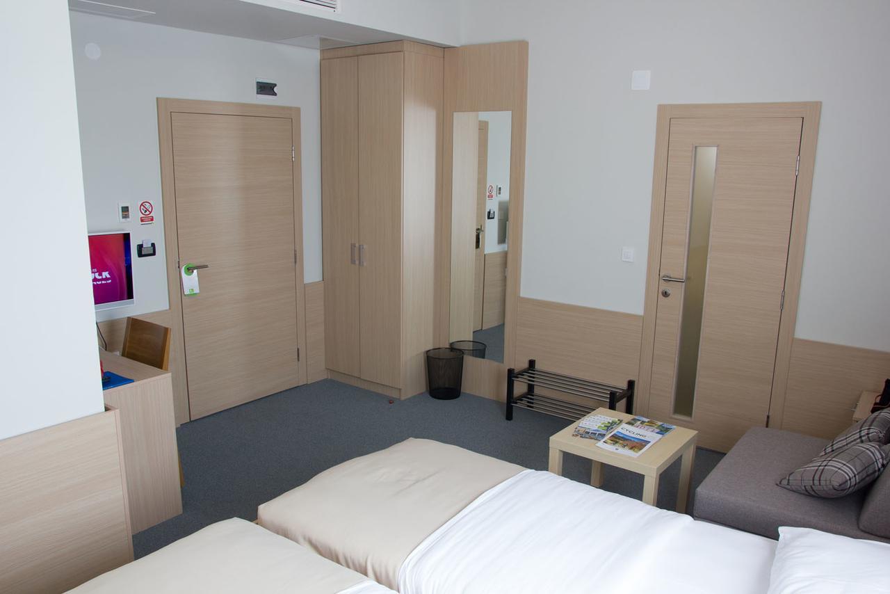Hotel Lika Sjever Brinje Экстерьер фото