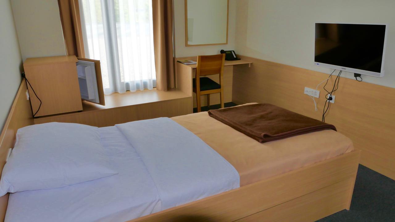 Hotel Lika Sjever Brinje Экстерьер фото